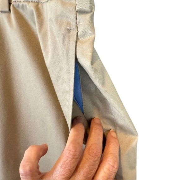 Brooks Brothers Lightweight Advantage Chino Stretch Clark Fit Khaki Size 40 x 29 - Picture 3 of 13
